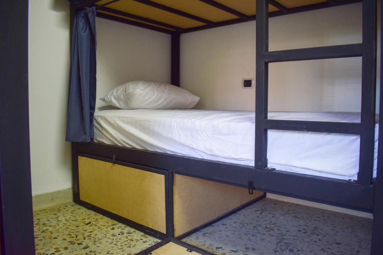 Area 51 Hostel Medellin Exterior photo