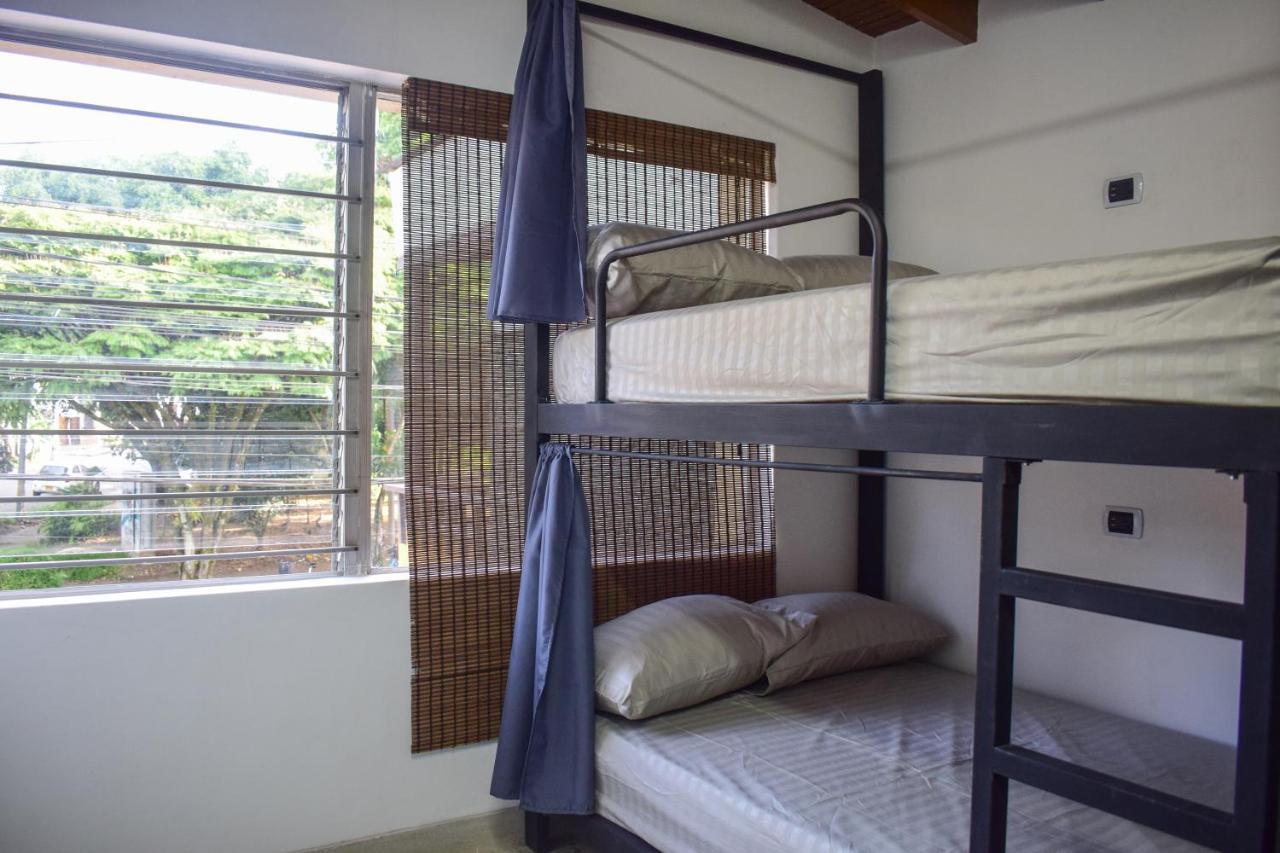 Area 51 Hostel Medellin Exterior photo