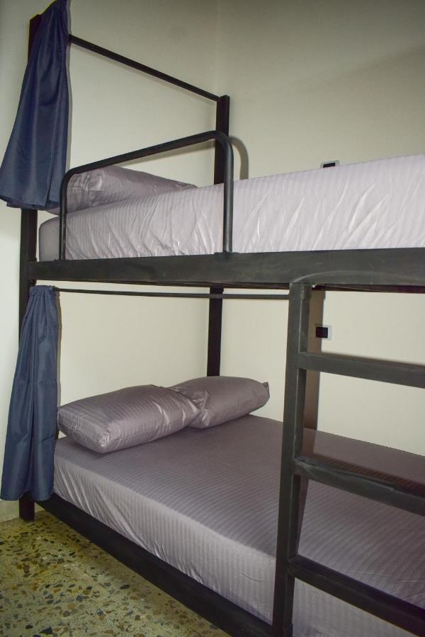 Area 51 Hostel Medellin Exterior photo